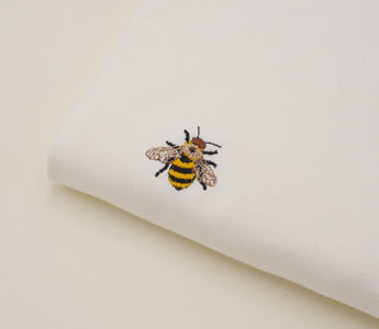 T-Shirt besticken mit der Stickmaschine: Anleitung Schritt für Schritt