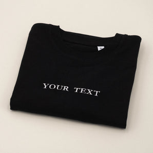 Personalisierter Text Garamond - Stickerei auf T-shirt