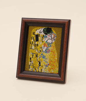 Der Kuss – Gesticktes Gemälde